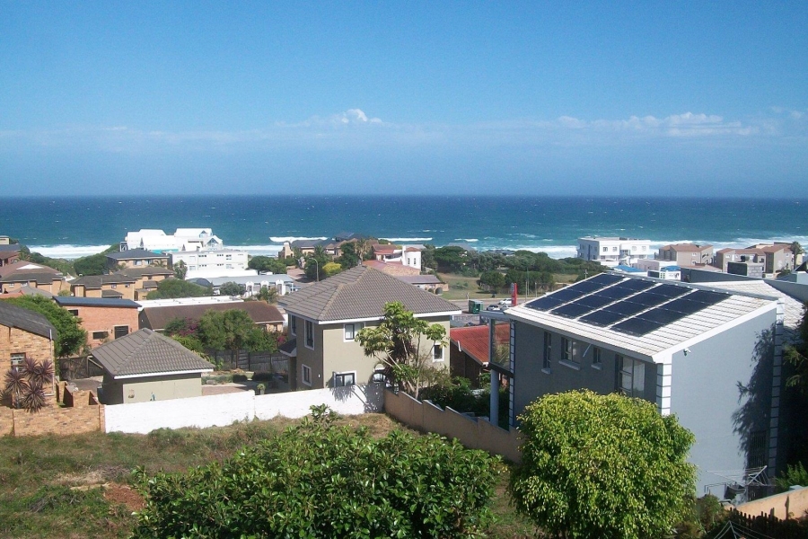 4 Bedroom Property for Sale in Wavecrest Eastern Cape